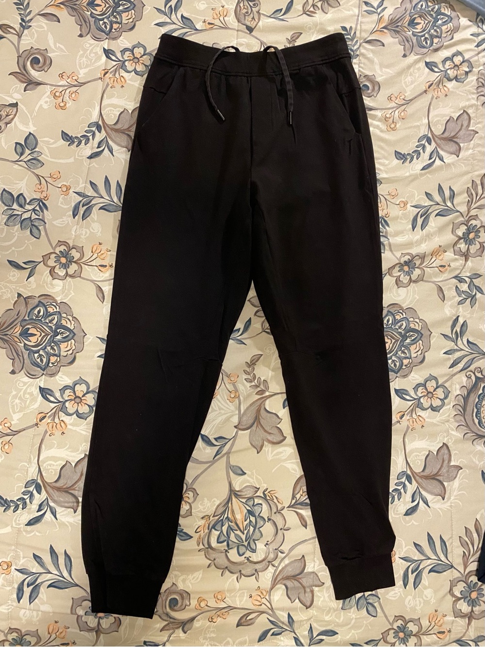 Men’s Lululemon Black ABC Joggers - size Small